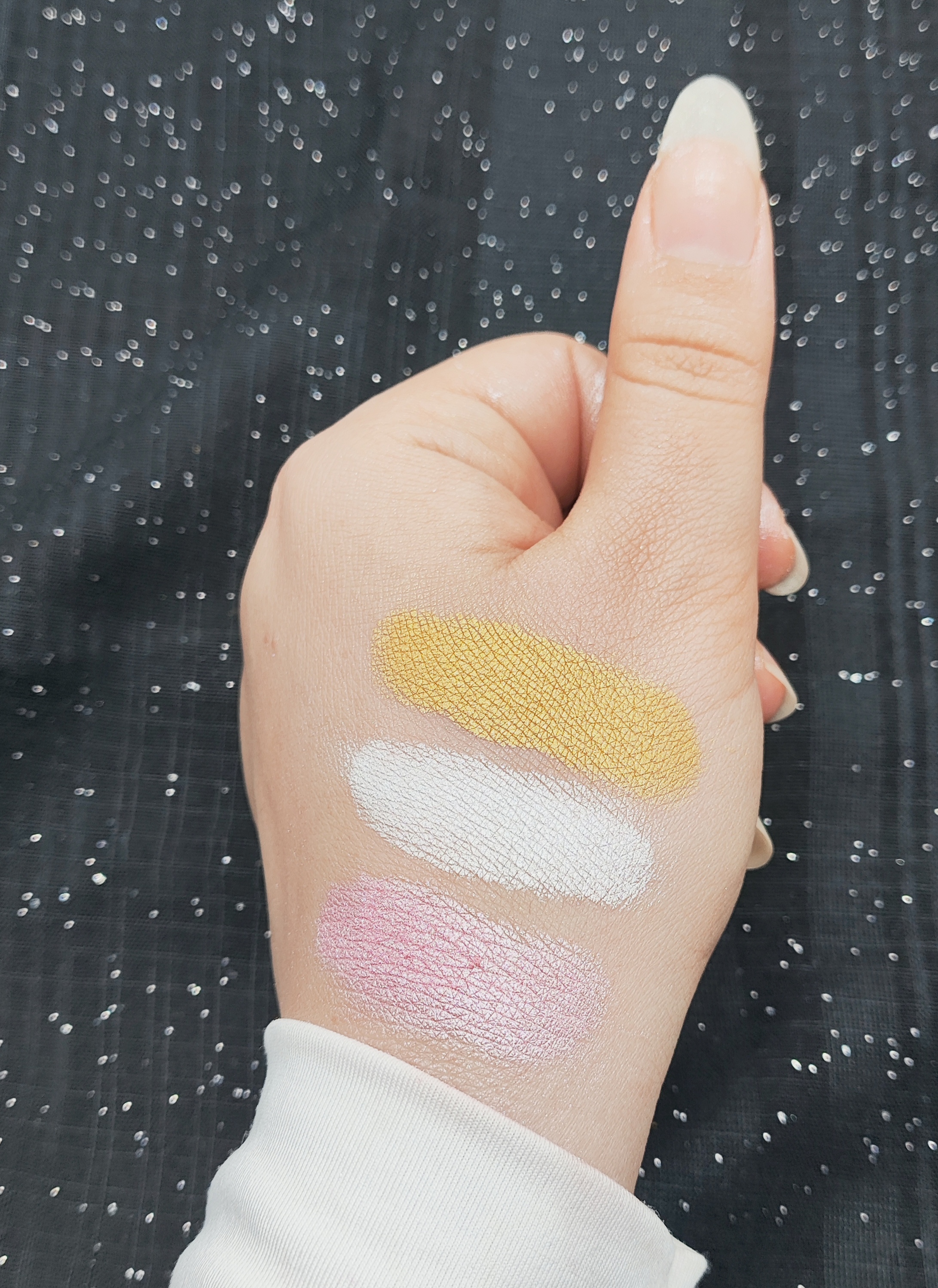 هایلایتر صورت ارگانیک Evelyn – Organic Highlighter با درخشش طبیعی، بافت سبک و مناسب انواع پوست